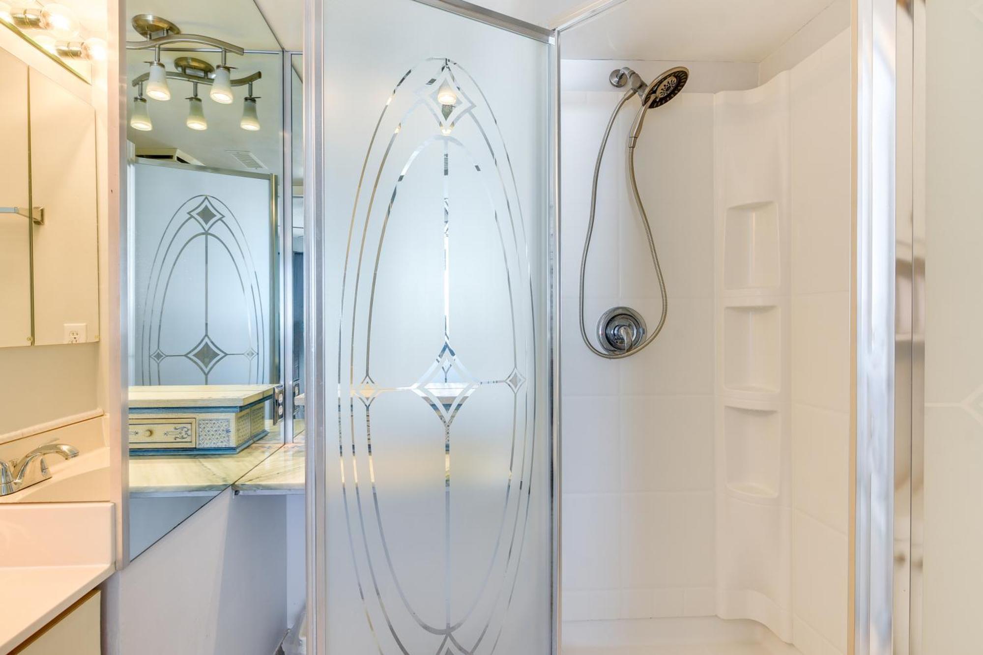 Oceanfront North Myrtle Beach Condo With Indoor Pool 외부 사진